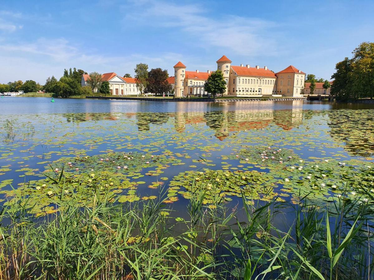 Schloss-Und Seeblick Apartment Rheinsberg Exterior foto
