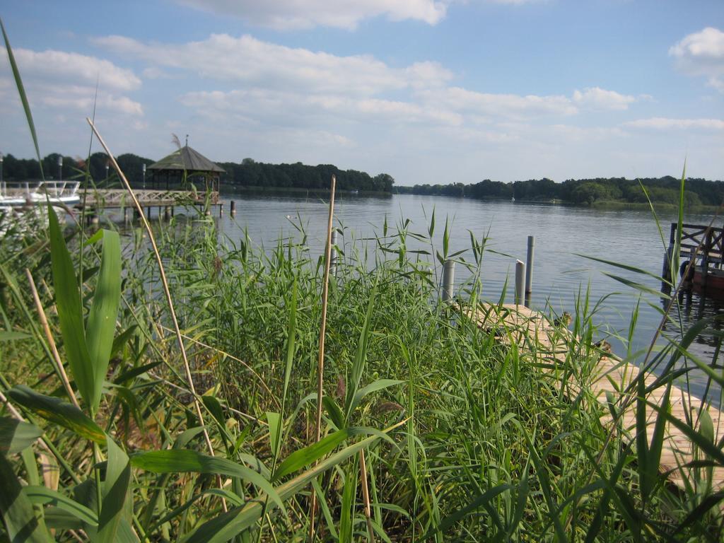 Schloss-Und Seeblick Apartment Rheinsberg Exterior foto