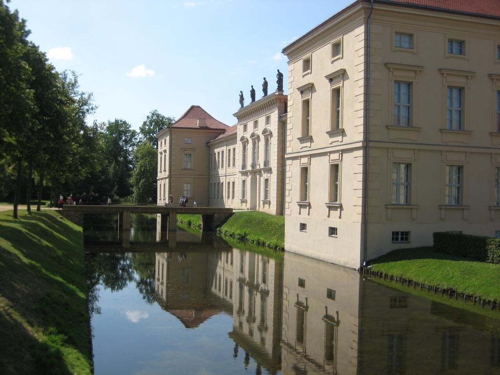 Schloss-Und Seeblick Apartment Rheinsberg Exterior foto