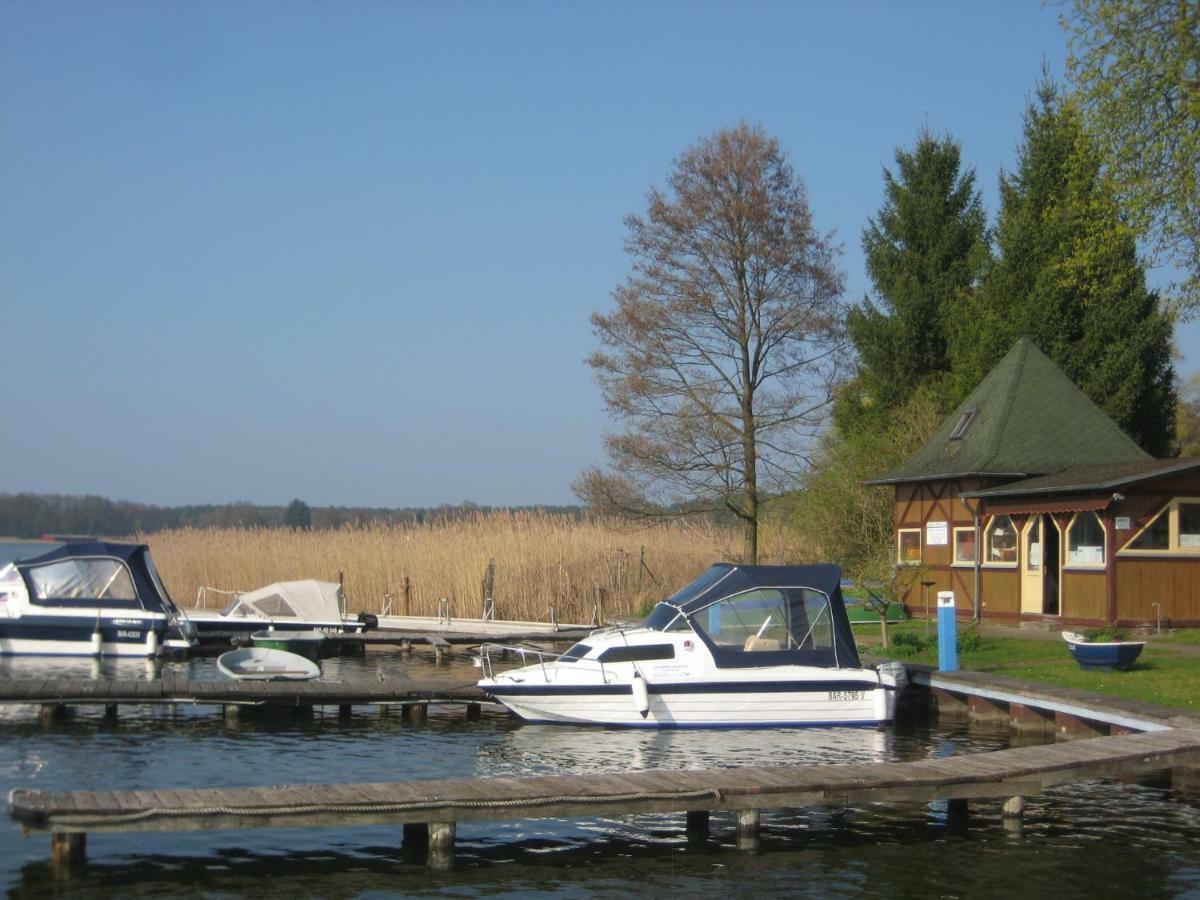 Schloss-Und Seeblick Apartment Rheinsberg Exterior foto